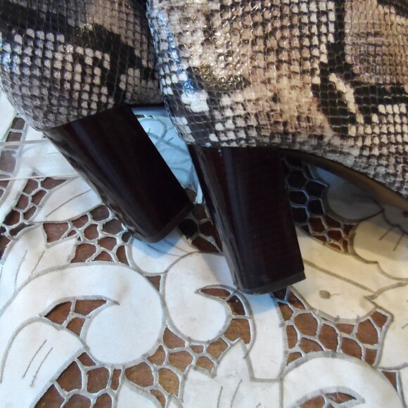 Tory Burch Python Print Ankle Heeled Boots Size 8.5M - Picture 13 of 16